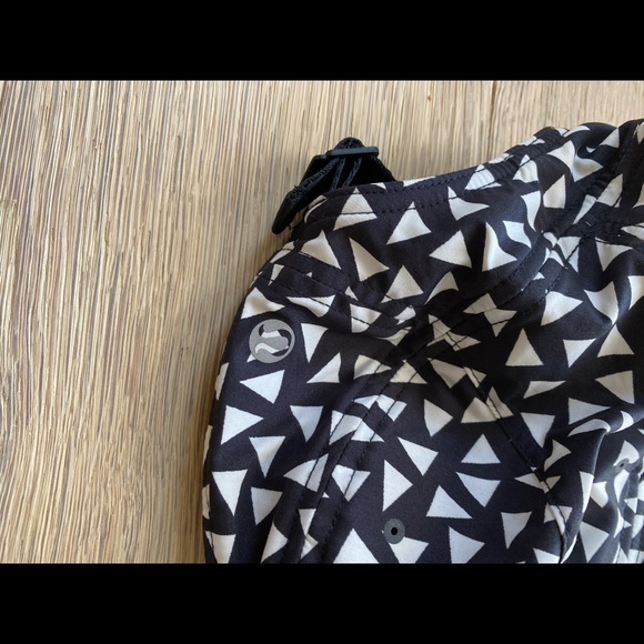 Lululemon triangle hat black white one size - Picture 4 of 6